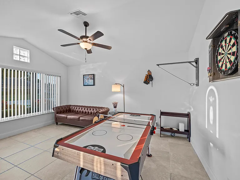 2400 Seaford Dr — Photo 9