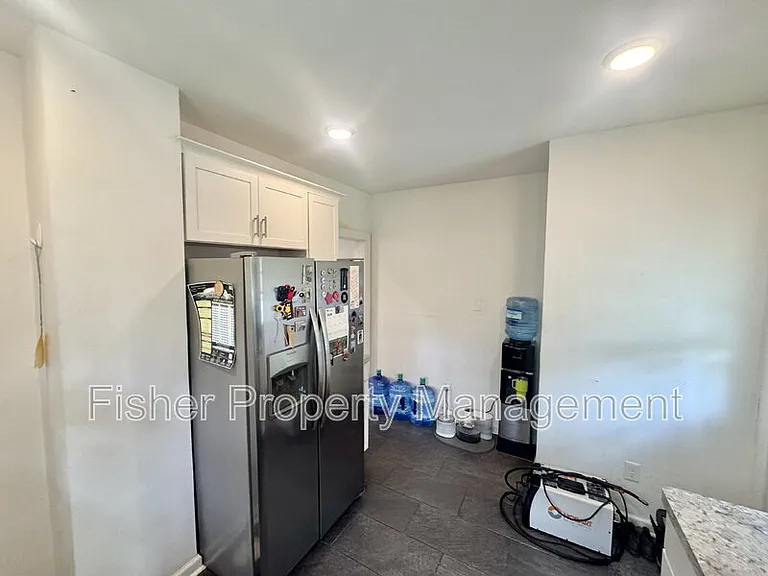 2205 Fenton St — Photo 10