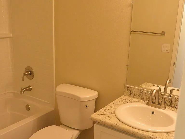 Pine Wild Apartments — Photo 7