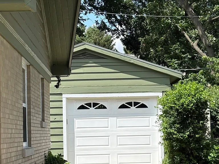 1029 E Liberty Dr — Photo 11