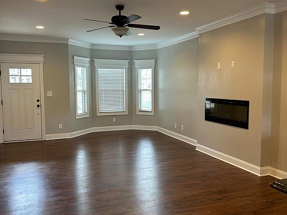 4th image of 176 Mallard Ln
