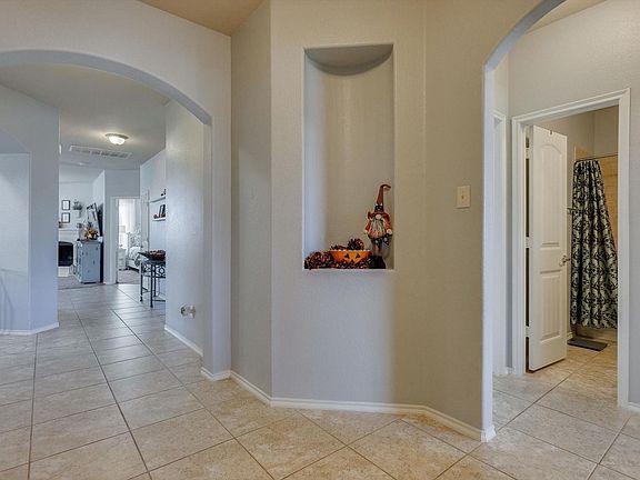 5th image of 821 Lancashire Ln