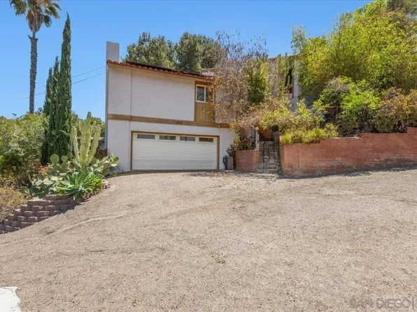 8621 Golf Dr, Spring Valley, CA 91977