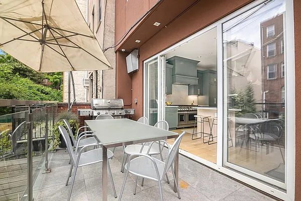 Rented by Compass | media 27