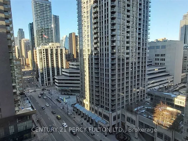 736 Bay St #1512 — Photo 15