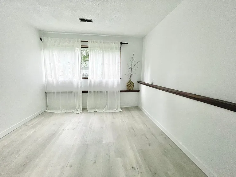 2133 Sperling Ave — Photo 26