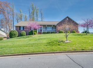 3021 Vicksburg Rd, Johnson City, TN 37604