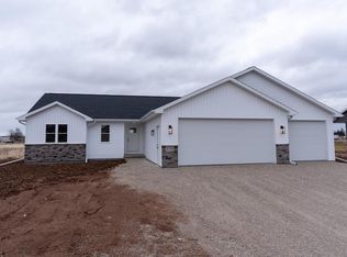 4110 Ridgecrest Ln, Kaukauna, WI 54130