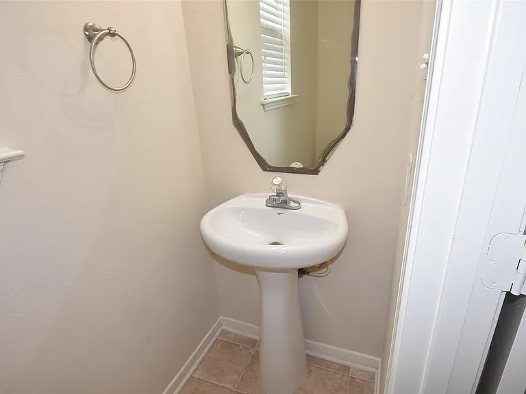 1035 Junction Ct — Photo 27