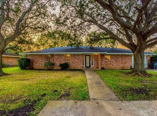 3416 Walnut Dr, Bay City, TX 77414