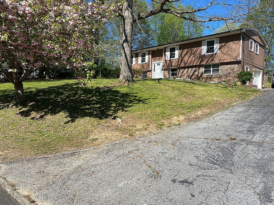 1st image of 21 Springside Dr