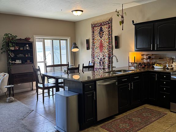 3rd image of 1009 W Village Bend Ln