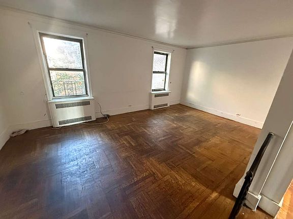 4th image of 4755 White Plains Rd APT 3F