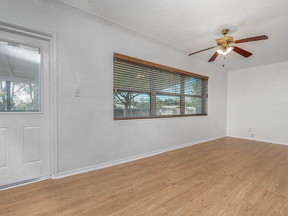 5th image of 2420 26th Ave S