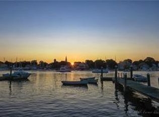 1 Mathewson Rd, Barrington, RI 02806