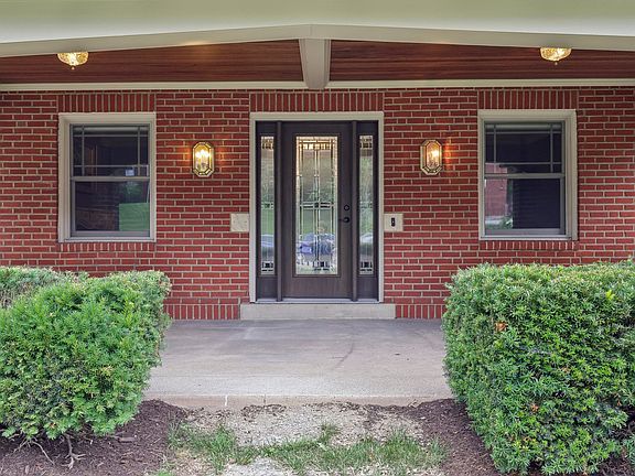 Oversized front porch