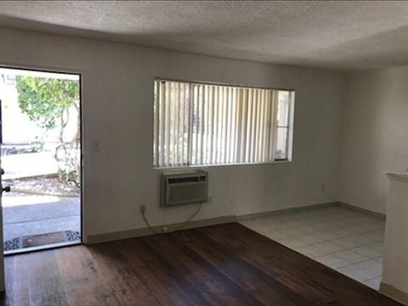 4th image of 4601 63rd St APT 8