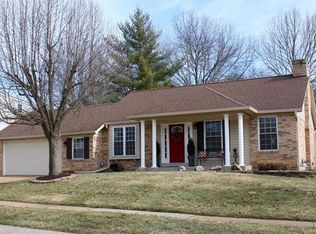 761 Stone Canyon Dr, Manchester, MO