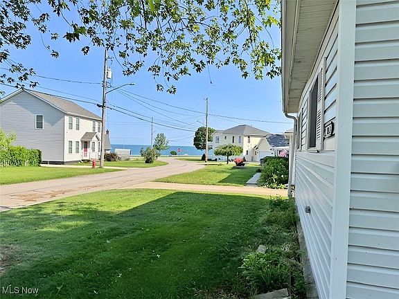 4th image of 1013 Westwood Dr