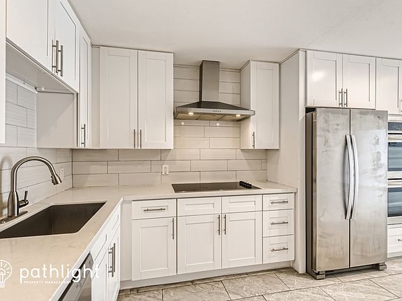 3rd image of 2532 Country Club Dr