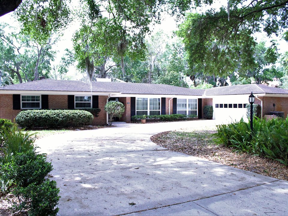 1st image of 910 Oriental Gardens Rd