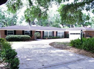 910 Oriental Gardens Rd, Jacksonville, FL 32207