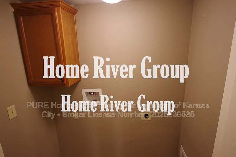 3 bed, 3.0 bath, 1350 sqft, $1,675 — Photo 2