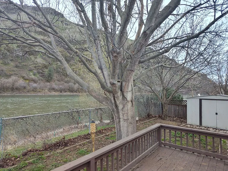 20296 Clearwater Dr — Photo 29