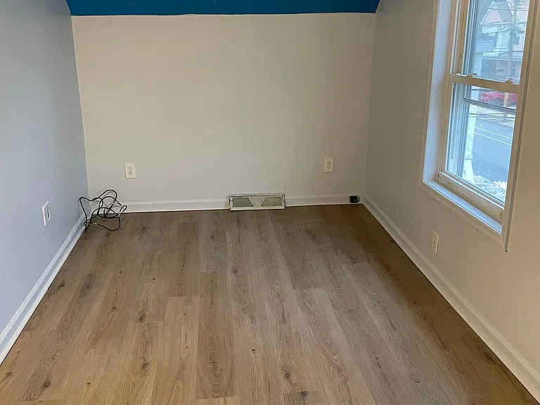 1126 Cutler St — Photo 6