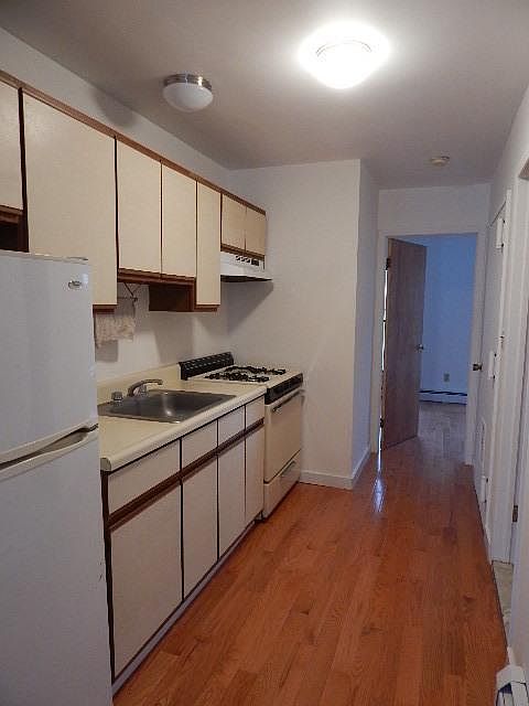 2nd image of 203 York St APT 1