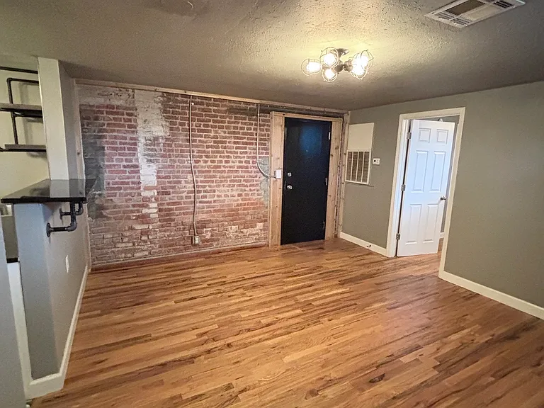 215 W Fairview St #102 — Photo 2
