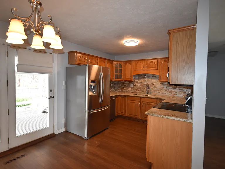 749 N Christy St — Photo 3