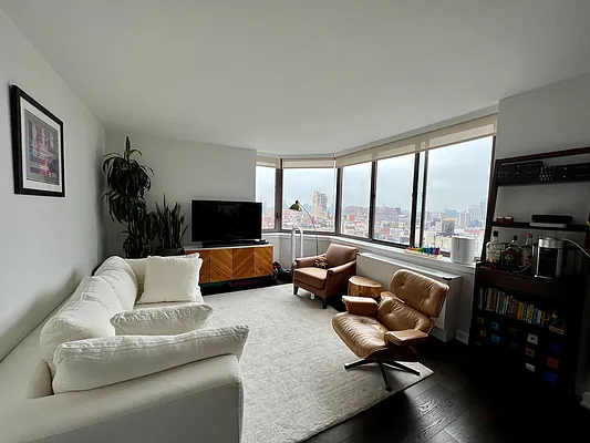 Rented by Compass | media 2