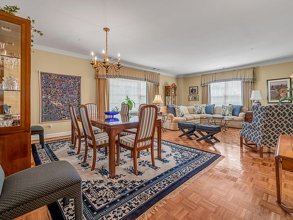 5th image of 111 Woodland Ave APT 310