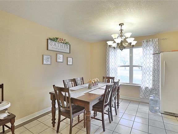 5th image of 2835 McCann Ln