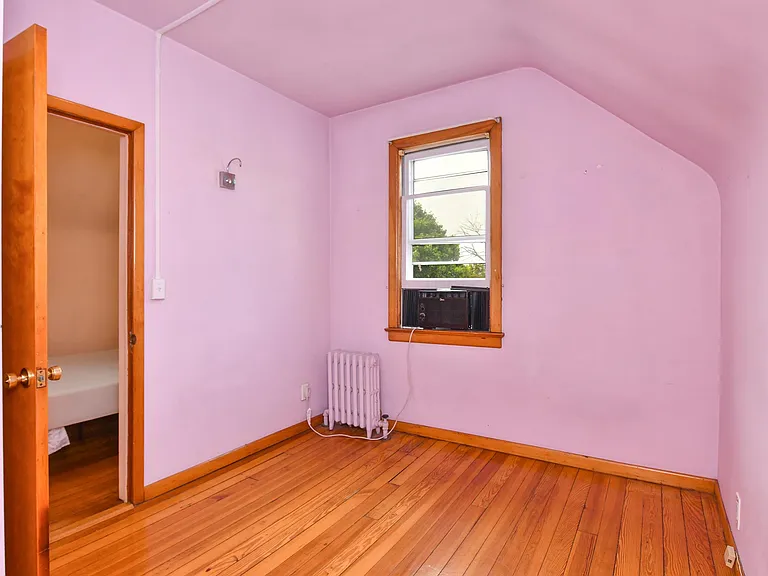241 Maple St — Photo 18