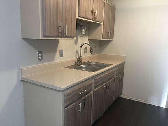 5th image of 333 W Marshall St APT 8