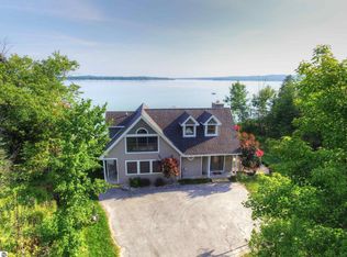 4511 E Duck Lake Rd, Lake Leelanau, MI 49653