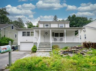 12 River Rd, Oakland, NJ 07436