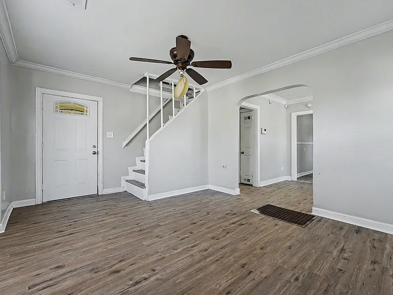 543 E Gage Ave — Photo 5