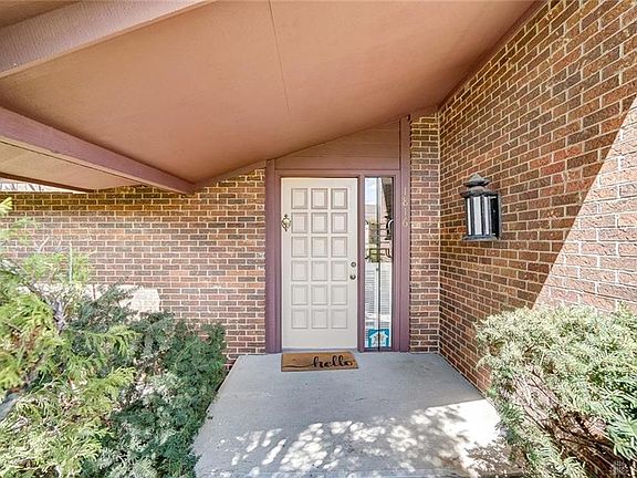 4th image of 1816 N Breiel Blvd