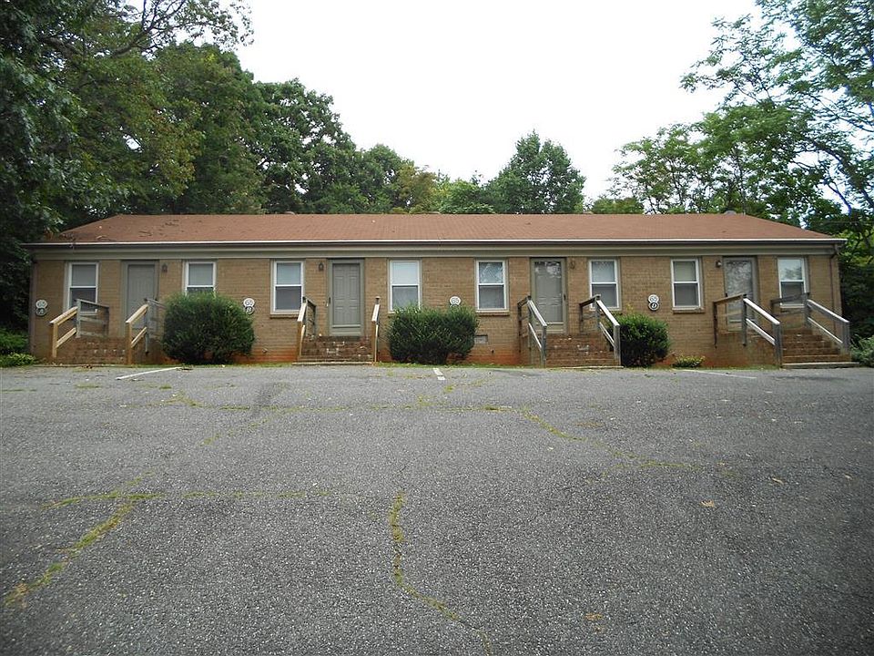 1st image of 65 Lee Pl APT D
