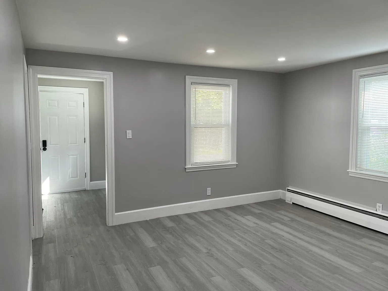 3 bed, $2,300 — Photo 2