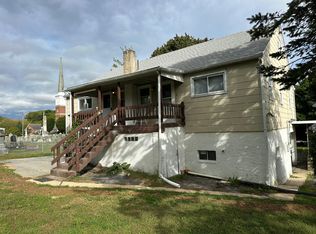 5034 Grammes Rd #E, Orefield, PA 18069