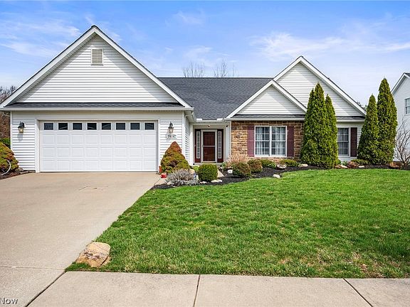 2nd image of 39292 Camelot Way
