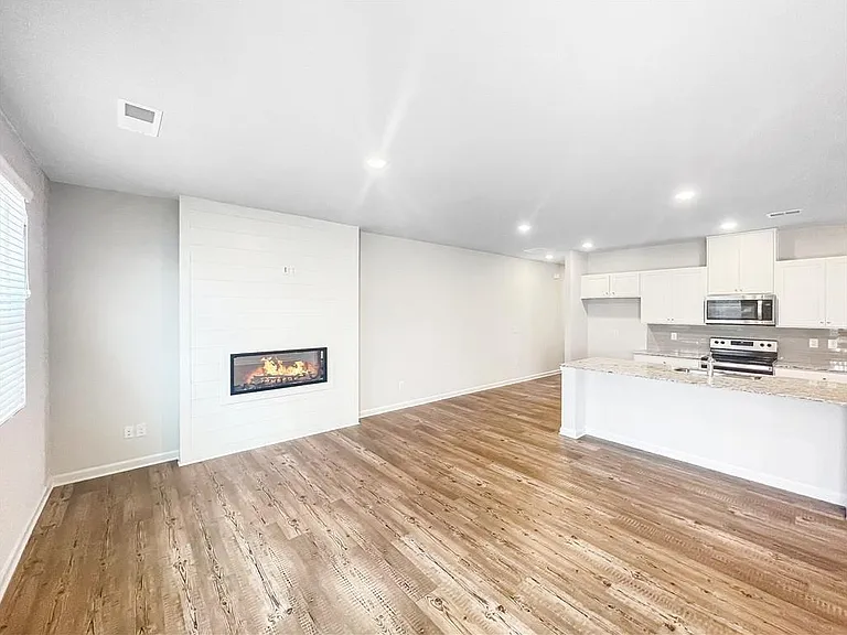 5141 Sidney Square Dr — Photo 2