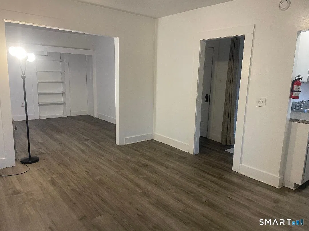 1 bed, 1.0 bath, 1380 sqft, $1,600 — Photo 2