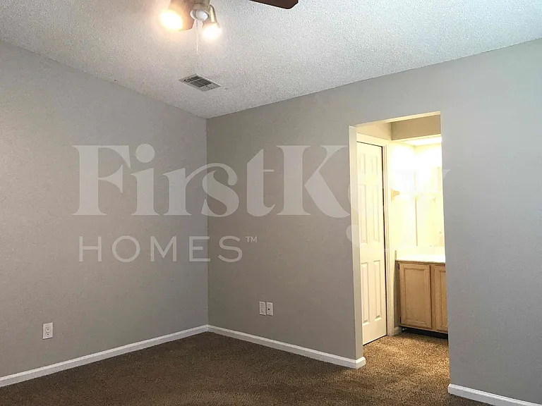 7852 Catskills Ct — Photo 12