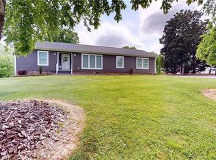118 Ridgeview Dr, Mount Airy, NC 27030