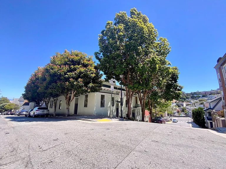 Top Floor 1br. Remodeled! W/D In-Unit! Dishwasher! — Photo 24